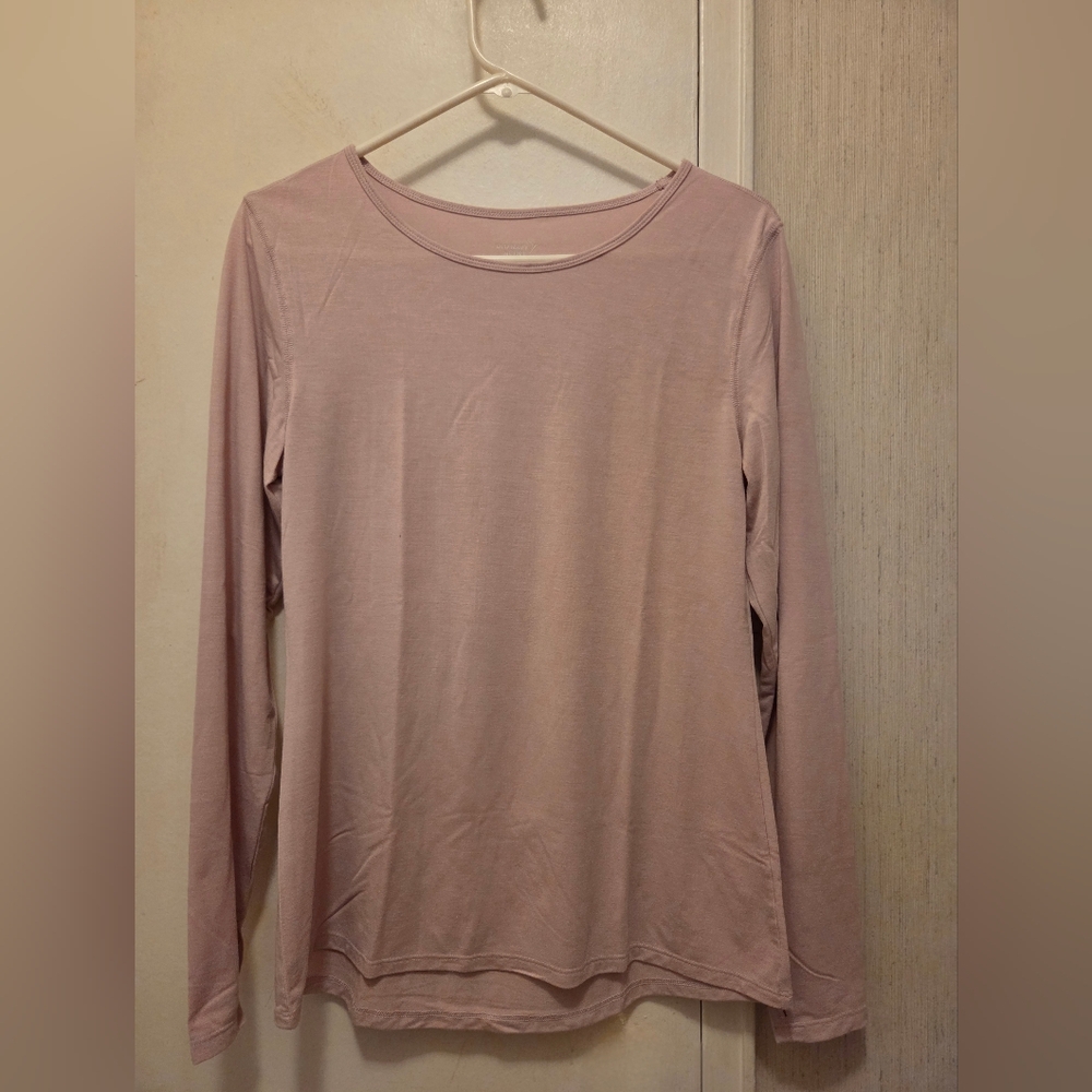 Old Navy Women's Activewear Light Pink Long Sleeve Top